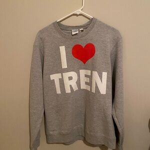 Gray 'I Love Tren' Sweatshirt size Medium